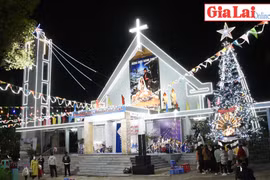 Phố núi đón Giáng sinh an lành