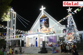 Phố núi đón Giáng sinh an lành