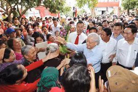 Thực hành dân chủ và tăng cường pháp chế