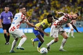 Croatia hạ gục Brazil sau loạt "đấu súng" may rủi