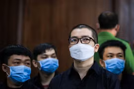 Xét xử cựu CEO Alibaba: Bí ẩn số tiền 13 tỉ đồng