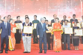 Cán bộ hết mình vì cộng đồng