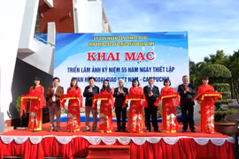 Gia Lai: Khai mạc triển lãm ảnh kỷ niệm 55 năm Ngày thiết lập quan hệ ngoại giao Việt Nam-Campuchia