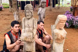 Tượng lạ ở Tây Nguyên