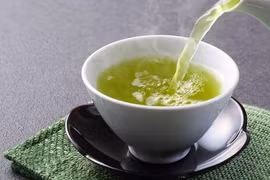 Những 'đại kỵ' khi uống trà có thể khiến bạn tụt huyết áp, thậm chí gây nghiện