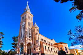 Các nhà thờ cổ ở Đà Lạt - điểm check-in lý tưởng dịp Noel  