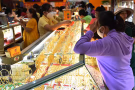 Giá vàng hôm nay 28-12: Tăng lên mức cao nhất trong 6 tháng qua