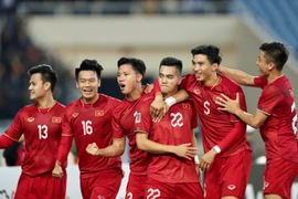 Đè bẹp Malaysia, Việt Nam chiếm ngôi đầu bảng