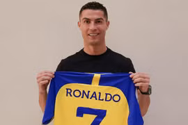 Ronaldo gia nhập Al-Nassr, nhận lương 200 triệu euro mỗi năm