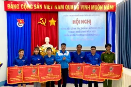 Thành Đoàn Pleiku tặng giấy khen cho 56 tập thể, cá nhân có thành tích xuất sắc trong công tác Đoàn