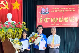 Ươm mầm những "hạt giống đỏ" trong trường phổ thông