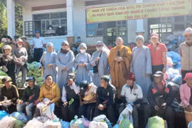 Tặng 1.180 suất quà cho người nghèo huyện Ia Grai và Phú Thiện