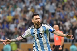 Argentina đăng quang sau trận chung kết kịch tính