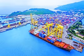 Chính phủ yêu cầu nâng cao năng lực cạnh tranh và phát triển dịch vụ logistics Việt Nam