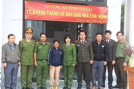 Trao tặng 2 căn nhà "Nghĩa tình đồng đội" cho cán bộ Công an huyện Kông Chro