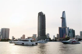 ​TP. Hồ Chí Minh phát triển vận tải hành khách kết hợp du lịch bằng đường thủy