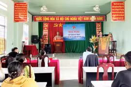 Hỗ trợ 18 con bò sinh sản cho thanh niên nghèo huyện Kông Chro