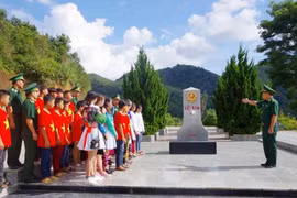  Phát huy sức mạnh của nhân dân trong đấu tranh chống quan điểm sai trái, thù địch