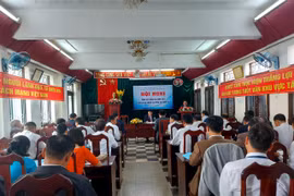 Trao tặng giấy khen cho 231 tập thể, cá nhân Đài Khí tượng thủy văn khu vực Tây Nguyên