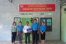 Trao nhà "Mái ấm công đoàn" cho đoàn viên khó khăn ở huyện Đức Cơ