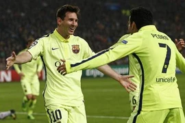 Messi san bằng kỷ lục, Barca đánh bại Ajax