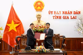 Đoàn đại biểu cấp cao tỉnh Kampong Thom thăm, chúc Tết tỉnh Gia Lai
