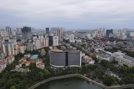 Giá đất nền đã giảm, khi nào giá chung cư hạ nhiệt?