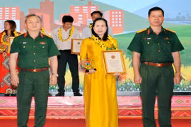Nữ công nhân 15 năm đạt danh hiệu Chiến sĩ thi đua