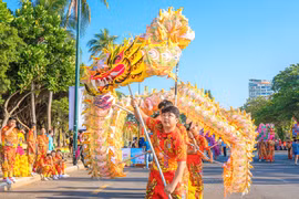 Sôi động màn đồng diễn 54 Rồng xác lập kỷ lục Việt Nam đầu tiên năm 2023