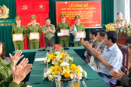 Khen thưởng đột xuất Công an thị xã An Khê vì xuất sắc triệt phá chuyên án đấu tranh tội phạm tín dụng đen