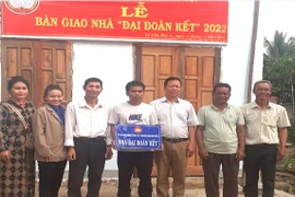 Gia Lai: Bàn giao nhà cho hộ nghèo