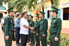 Quản lý chặt tuyến biên giới để Nhân dân vui đón Tết