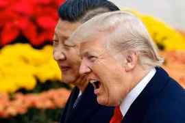 Trung Quốc lùi bước, Donald Trump thế thượng phong, toàn cầu sôi sục