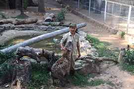 Chuyện về vườn thú 155 tuổi: "Sống chết" cùng thú