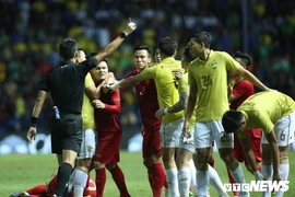 Đánh bại Thái Lan ở phút 94, Việt Nam vào chung kết King's Cup
