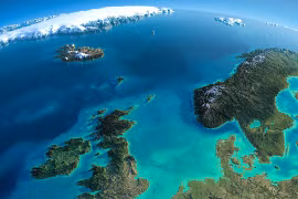 Ngôi làng bí ẩn "hiện hình" giữa khu rừng ma dưới đáy biển