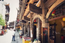 Phù Dung trấn: Làng cổ kỳ bí nghìn năm 'treo' trên thác nước