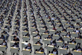 CA triệt phá đường dây gian lận thi ĐH khốc liệt nhất thế giới
