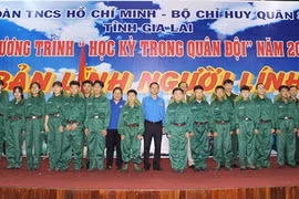 Chiến sĩ "nhí" ở Gia Lai háo hức "nhập ngũ"