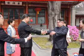 Chủ tịch Trung Quốc Tập Cận Bình thăm Triều Tiên:Một mũi tên trúng nhiều đích