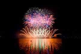 Đêm pháo hoa thứ 3 - Những thước phim về tình yêu