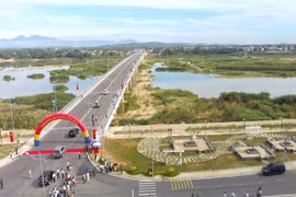 Quảng Ngãi khánh thành cầu mới gần 650 tỉ qua sông Trà Khúc