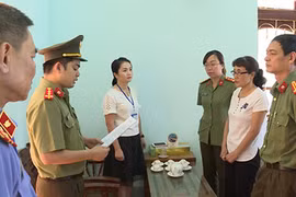 Hình thức xử lý cán bộ coi thi, chấm thi vi phạm quy chế