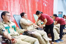 Rộn ràng Ngày hội "Giọt hồng cao nguyên"