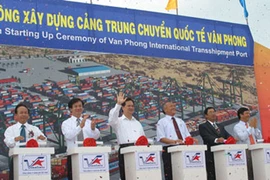 Khởi công xây dựng Cảng trung chuyển quốc tế Vân Phong