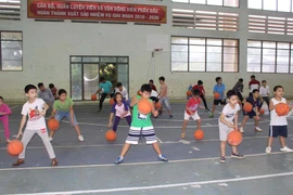 Khơi niềm đam mê bóng rổ