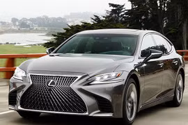 Thị trường xe sang Việt Nam nửa đầu 2018: 'Kẻ khóc người cười'