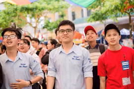 Nam sinh đạt 10 điểm tiếng Anh nhờ kiên trì và đam mê