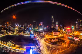 Khoảnh khắc rực rỡ núi non, đô thị, biển cả Việt Nam