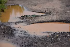 Pleiku: Đường Âu Cơ kêu cứu